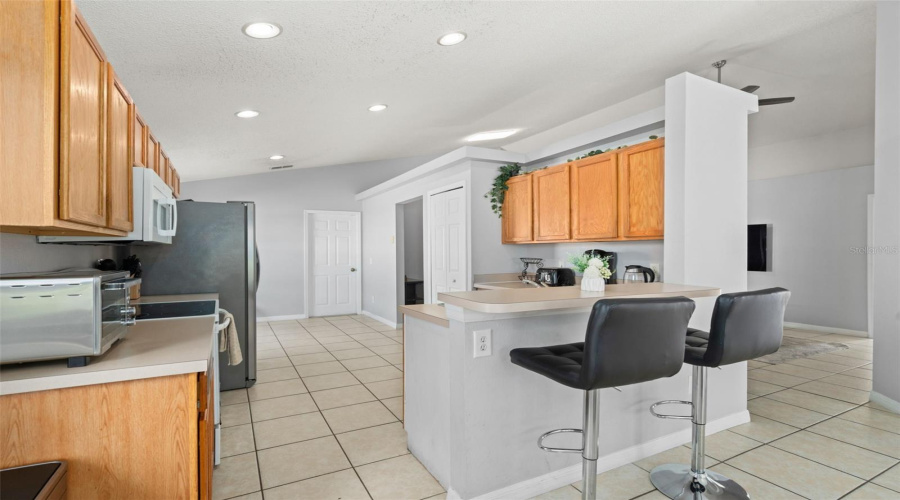 Davenport, Florida 33897, 4 Bedroom Bedrooms, ,2 Bathroombathrooms,Residential,For Sale,Hillside,0,Mfro6438983