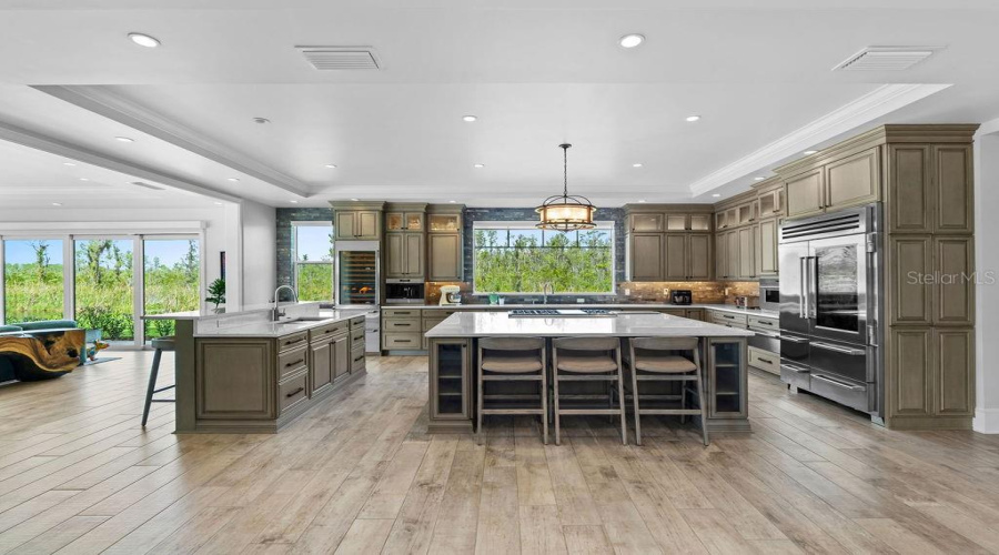 Orlando, Florida 32836, 4 Bedroom Bedrooms, ,5 Bathroombathrooms,Residential,For Sale,Charles E Limpus,0,Mfro6439002