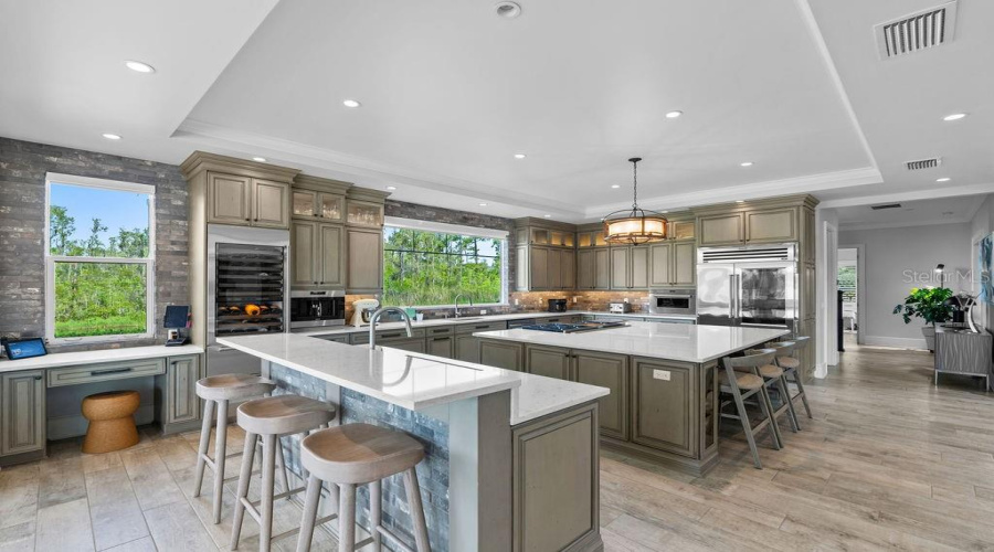 Orlando, Florida 32836, 4 Bedroom Bedrooms, ,5 Bathroombathrooms,Residential,For Sale,Charles E Limpus,0,Mfro6439002