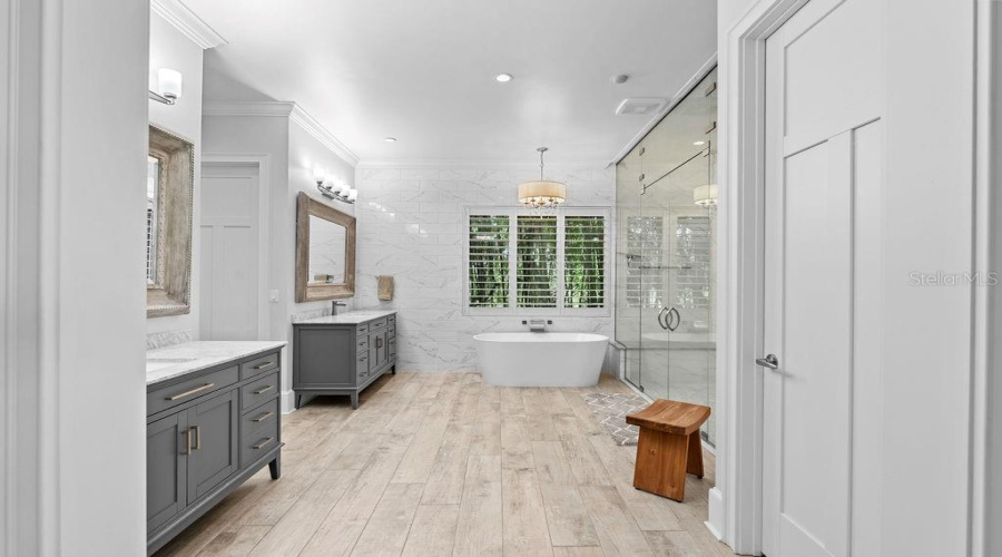 Orlando, Florida 32836, 4 Bedroom Bedrooms, ,5 Bathroombathrooms,Residential,For Sale,Charles E Limpus,0,Mfro6439002
