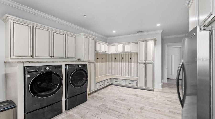 Orlando, Florida 32836, 4 Bedroom Bedrooms, ,5 Bathroombathrooms,Residential,For Sale,Charles E Limpus,0,Mfro6439002