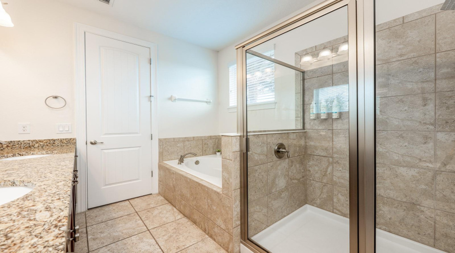 Bedroom 4'S En Suite Bath.