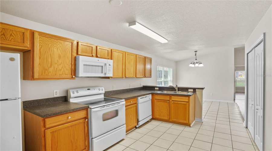 Davenport, Florida 33896, 3 Bedroom Bedrooms, ,3 Bathroombathrooms,Residential,For Sale,Hammock,0,Mfro6437821