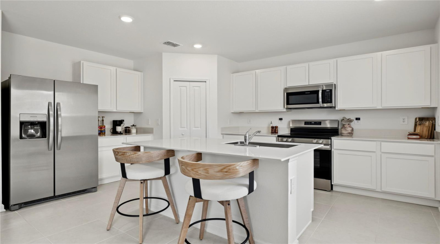 Davenport, Florida 33837, 5 Bedroom Bedrooms, ,3 Bathroombathrooms,Residential,For Sale,Lewisham,0,Mfro6438696