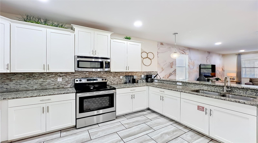 Davenport, Florida 33896, 8 Bedroom Bedrooms, ,5 Bathroombathrooms,Residential,For Sale,Rolling Fairway,0,Mfrs5149917
