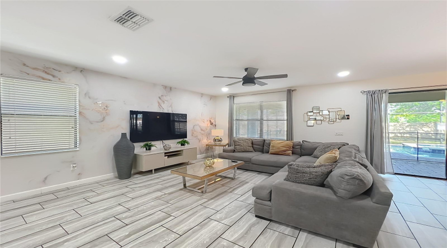Davenport, Florida 33896, 8 Bedroom Bedrooms, ,5 Bathroombathrooms,Residential,For Sale,Rolling Fairway,0,Mfrs5149917