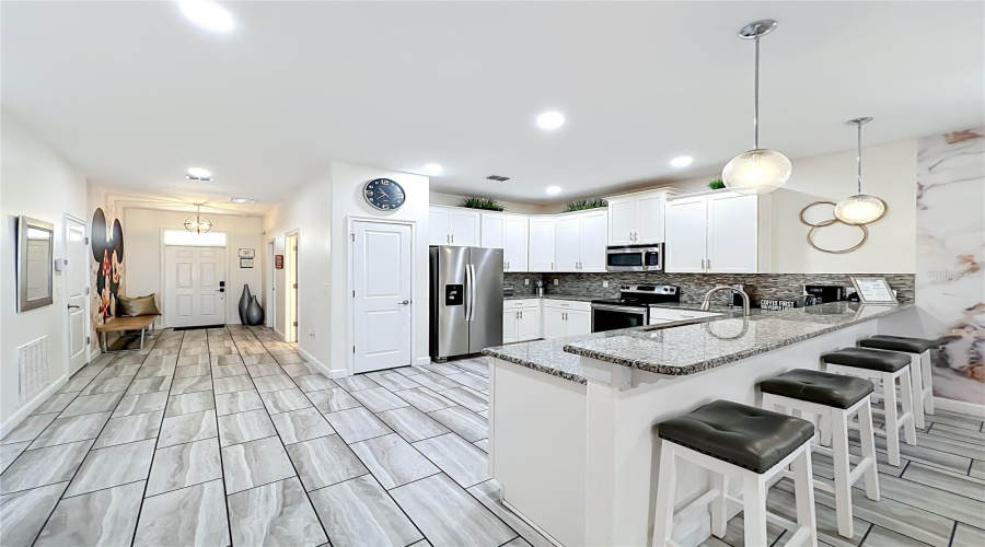 Davenport, Florida 33896, 8 Bedroom Bedrooms, ,5 Bathroombathrooms,Residential,For Sale,Rolling Fairway,0,Mfrs5149917