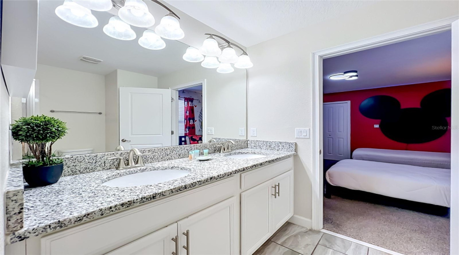 Davenport, Florida 33896, 8 Bedroom Bedrooms, ,5 Bathroombathrooms,Residential,For Sale,Rolling Fairway,0,Mfrs5149917