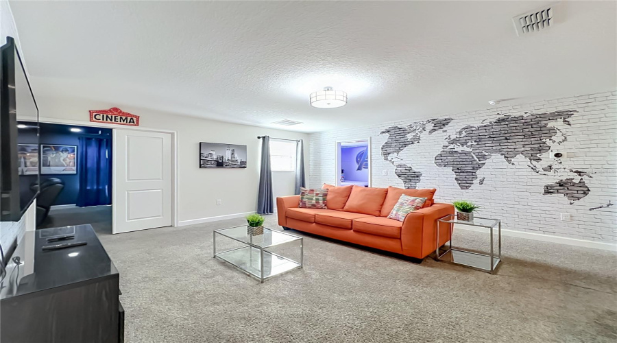 Davenport, Florida 33896, 8 Bedroom Bedrooms, ,5 Bathroombathrooms,Residential,For Sale,Rolling Fairway,0,Mfrs5149917