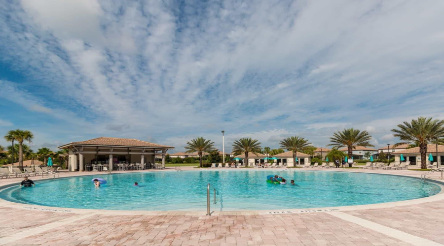 Davenport, Florida 33896, 8 Bedroom Bedrooms, ,5 Bathroombathrooms,Residential,For Sale,Rolling Fairway,0,Mfrs5149917