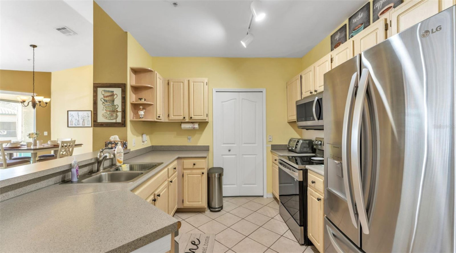Kissimmee, Florida 34747, 2 Bedroom Bedrooms, ,2 Bathroombathrooms,Residential,For Sale,Legacy,0,Mfrl4964774