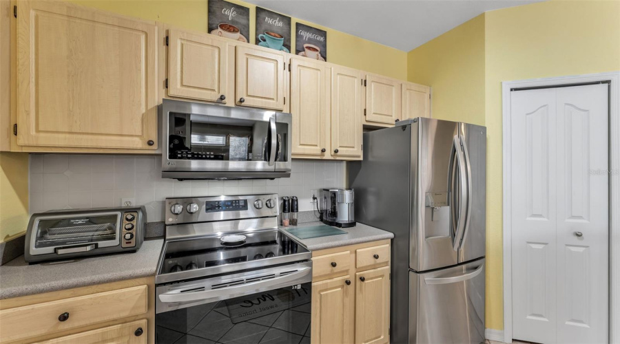 Kissimmee, Florida 34747, 2 Bedroom Bedrooms, ,2 Bathroombathrooms,Residential,For Sale,Legacy,0,Mfrl4964774