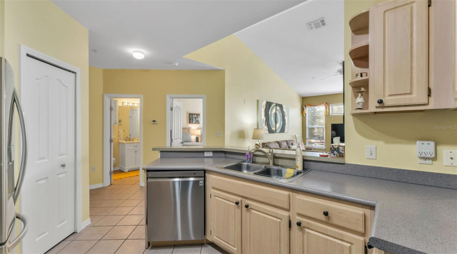 Kissimmee, Florida 34747, 2 Bedroom Bedrooms, ,2 Bathroombathrooms,Residential,For Sale,Legacy,0,Mfrl4964774