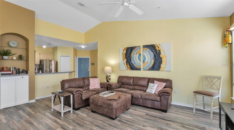Kissimmee, Florida 34747, 2 Bedroom Bedrooms, ,2 Bathroombathrooms,Residential,For Sale,Legacy,0,Mfrl4964774