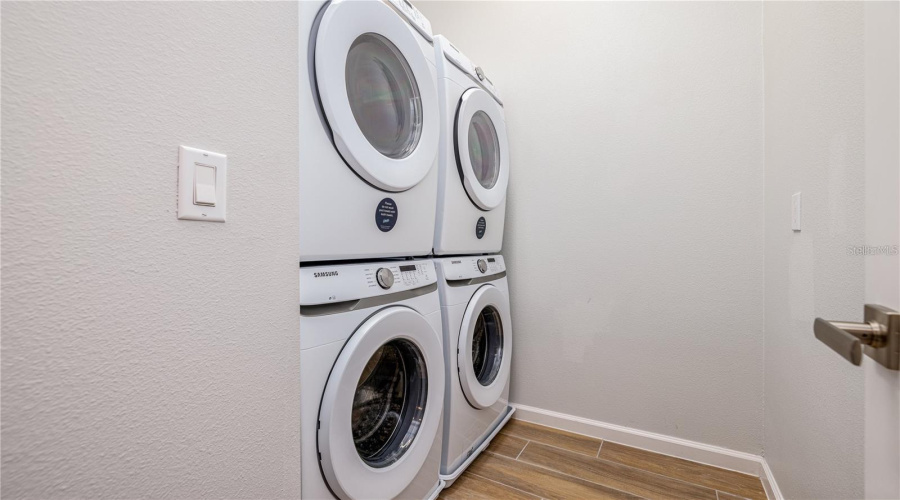 Davenport, Florida 33837, 11 Bedroom Bedrooms, ,11 Bathroombathrooms,Residential,For Sale,Oak Blossom,0,Mfro6437406
