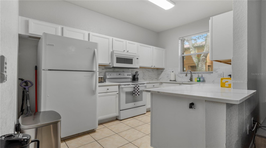 Davenport, Florida 33897, 4 Bedroom Bedrooms, ,3 Bathroombathrooms,Residential,For Sale,Cambria,0,Mfro6438673