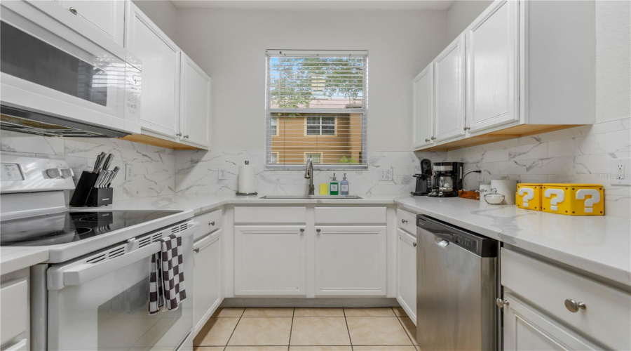 Davenport, Florida 33897, 4 Bedroom Bedrooms, ,3 Bathroombathrooms,Residential,For Sale,Cambria,0,Mfro6438673