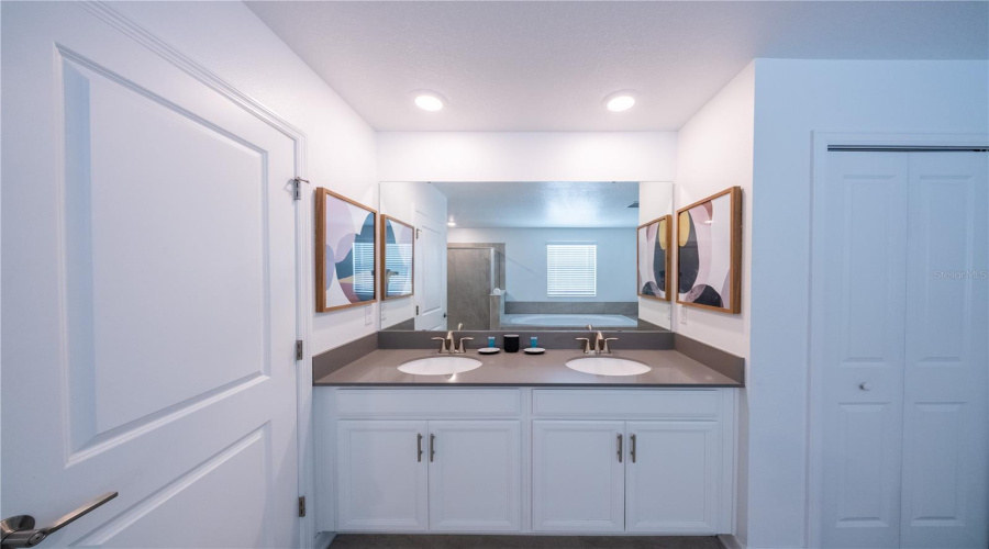Davenport, Florida 33896, 6 Bedroom Bedrooms, ,6 Bathroombathrooms,Residential,For Sale,Sommerset Hills,0,Mfro6439016
