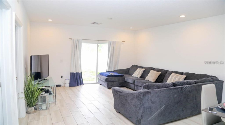 Davenport, Florida 33896, 3 Bedroom Bedrooms, ,3 Bathroombathrooms,Residential,For Sale,Lake Shore,0,Mfrtb8545913