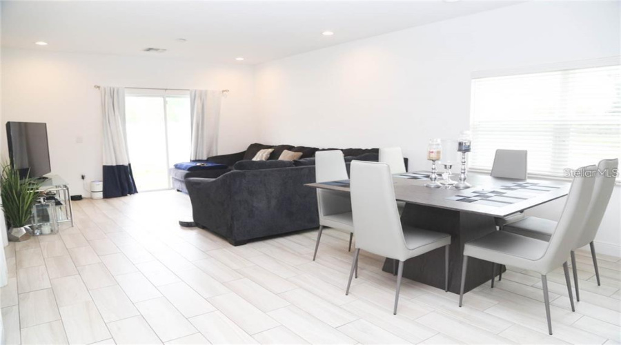 Davenport, Florida 33896, 3 Bedroom Bedrooms, ,3 Bathroombathrooms,Residential,For Sale,Lake Shore,0,Mfrtb8545913