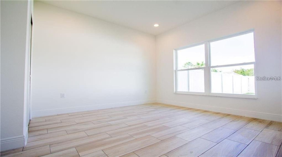 Davenport, Florida 33896, 3 Bedroom Bedrooms, ,3 Bathroombathrooms,Residential,For Sale,Lake Shore,0,Mfrtb8545913