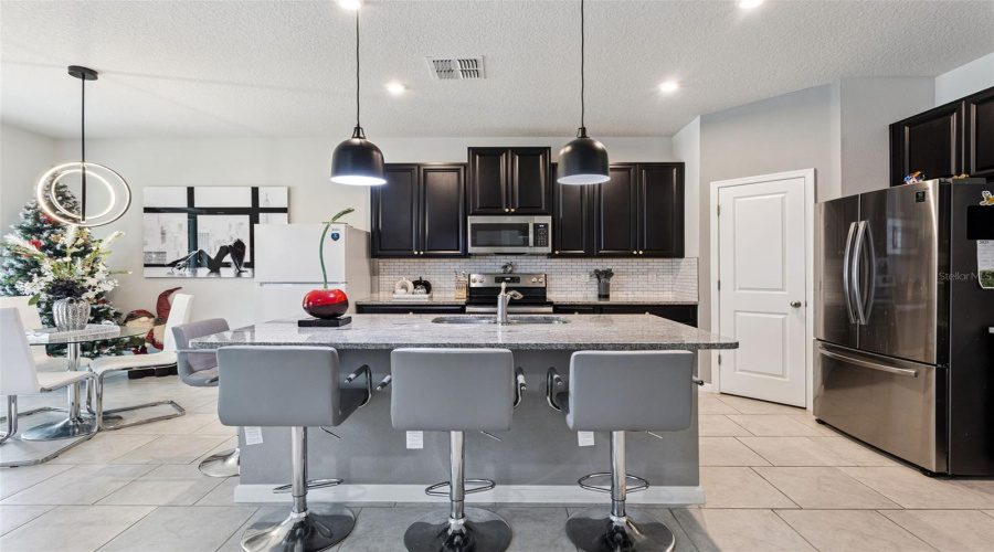 Davenport, Florida 33837, 3 Bedroom Bedrooms, ,2 Bathroombathrooms,Residential,For Sale,Whirlaway Dr,0,Mfro6439402