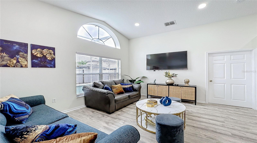 Davenport, Florida 33896, 4 Bedroom Bedrooms, ,2 Bathroombathrooms,Residential,For Sale,Hollinghead Loop,0,Mfro6416303