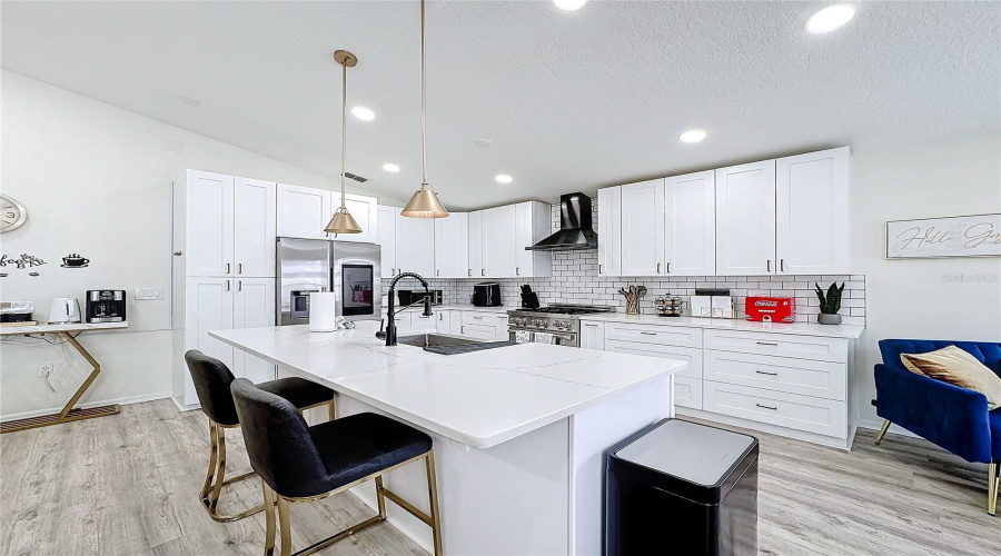 Davenport, Florida 33896, 4 Bedroom Bedrooms, ,2 Bathroombathrooms,Residential,For Sale,Hollinghead Loop,0,Mfro6416303