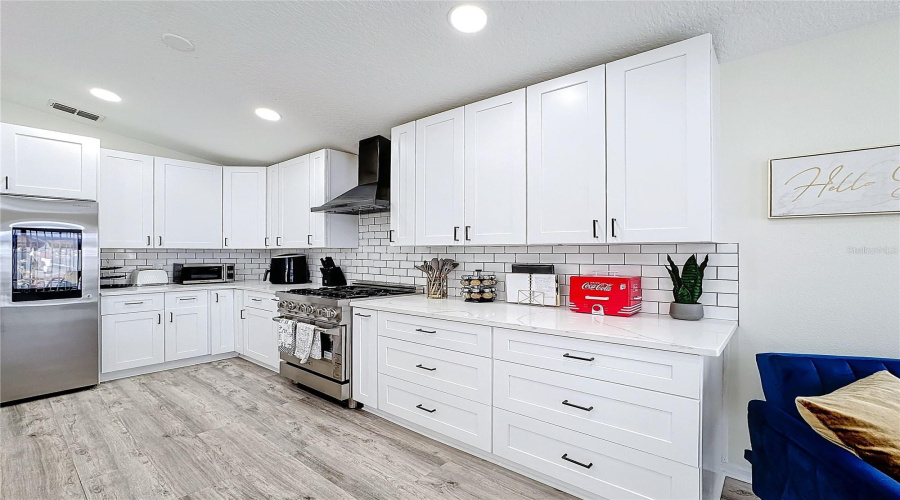 Davenport, Florida 33896, 4 Bedroom Bedrooms, ,2 Bathroombathrooms,Residential,For Sale,Hollinghead Loop,0,Mfro6416303