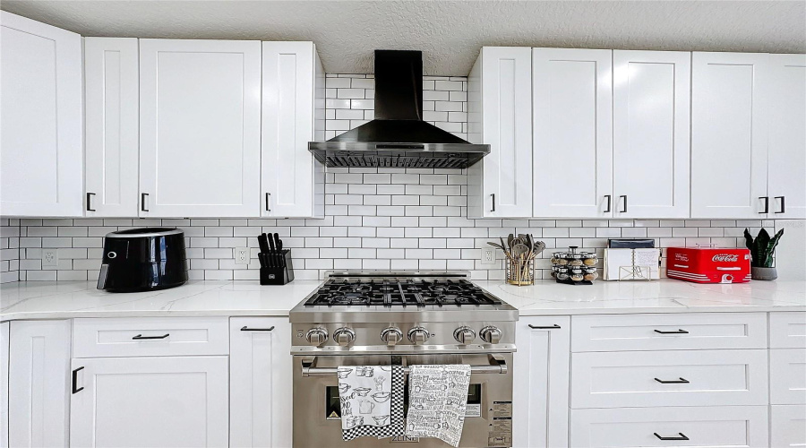 Davenport, Florida 33896, 4 Bedroom Bedrooms, ,2 Bathroombathrooms,Residential,For Sale,Hollinghead Loop,0,Mfro6416303