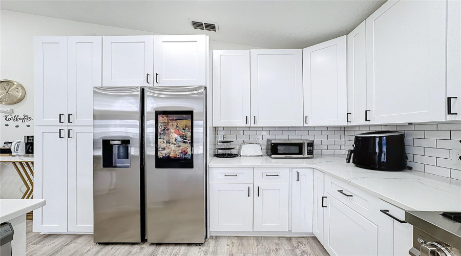 Davenport, Florida 33896, 4 Bedroom Bedrooms, ,2 Bathroombathrooms,Residential,For Sale,Hollinghead Loop,0,Mfro6416303