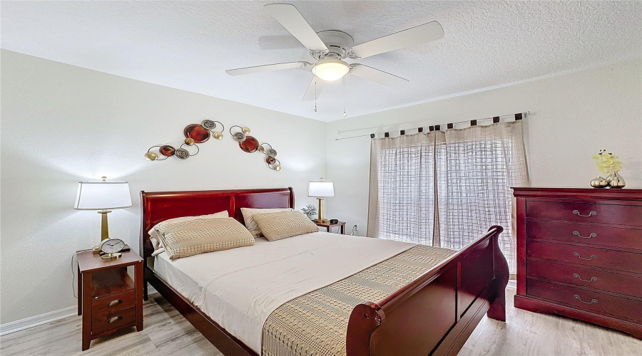 Davenport, Florida 33896, 4 Bedroom Bedrooms, ,2 Bathroombathrooms,Residential,For Sale,Hollinghead Loop,0,Mfro6416303