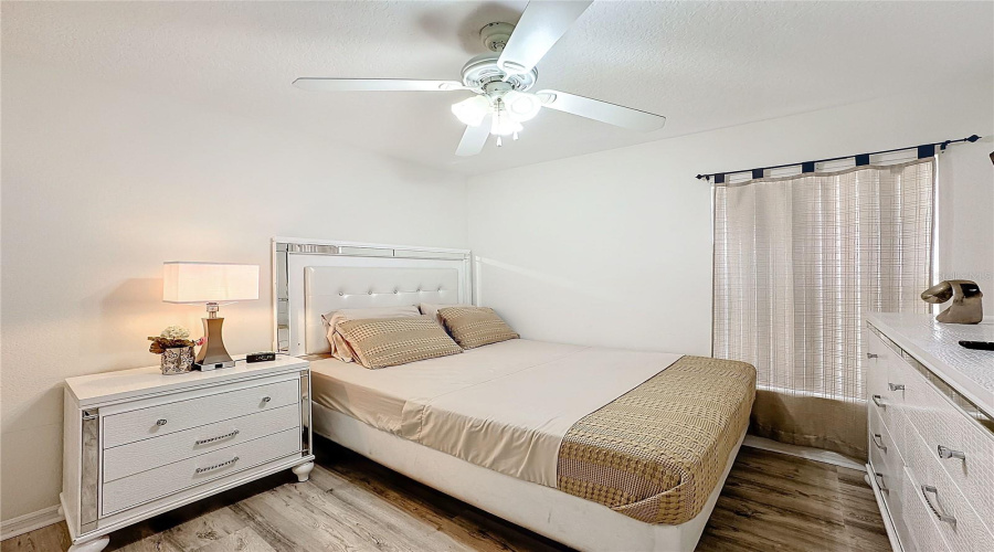 Davenport, Florida 33896, 4 Bedroom Bedrooms, ,2 Bathroombathrooms,Residential,For Sale,Hollinghead Loop,0,Mfro6416303