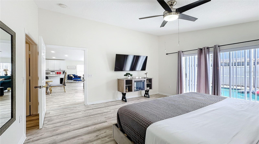 Davenport, Florida 33896, 4 Bedroom Bedrooms, ,2 Bathroombathrooms,Residential,For Sale,Hollinghead Loop,0,Mfro6416303