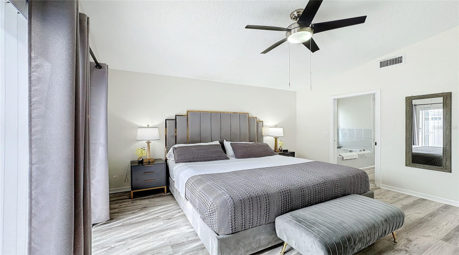 Davenport, Florida 33896, 4 Bedroom Bedrooms, ,2 Bathroombathrooms,Residential,For Sale,Hollinghead Loop,0,Mfro6416303