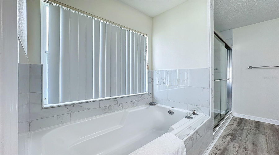 Davenport, Florida 33896, 4 Bedroom Bedrooms, ,2 Bathroombathrooms,Residential,For Sale,Hollinghead Loop,0,Mfro6416303