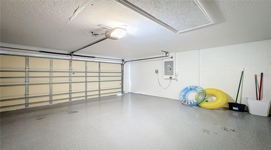 Davenport, Florida 33896, 4 Bedroom Bedrooms, ,2 Bathroombathrooms,Residential,For Sale,Hollinghead Loop,0,Mfro6416303