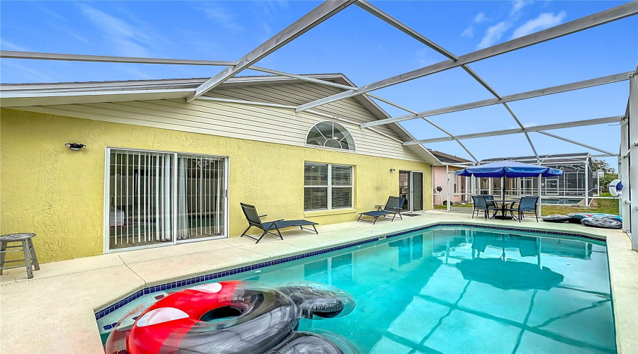 Davenport, Florida 33896, 4 Bedroom Bedrooms, ,2 Bathroombathrooms,Residential,For Sale,Hollinghead Loop,0,Mfro6416303