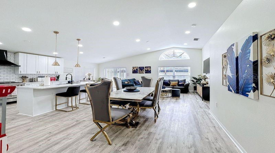 Davenport, Florida 33896, 4 Bedroom Bedrooms, ,2 Bathroombathrooms,Residential,For Sale,Hollinghead Loop,0,Mfro6416303