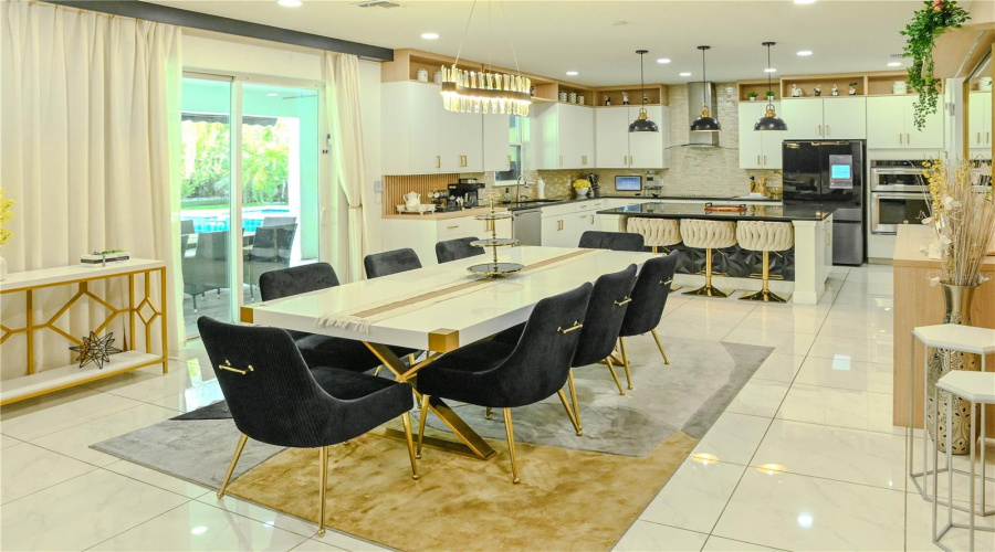 Orlando, Florida 32836, 5 Bedroom Bedrooms, ,4 Bathroombathrooms,Residential,For Sale,Ludington,0,Mfro6438720