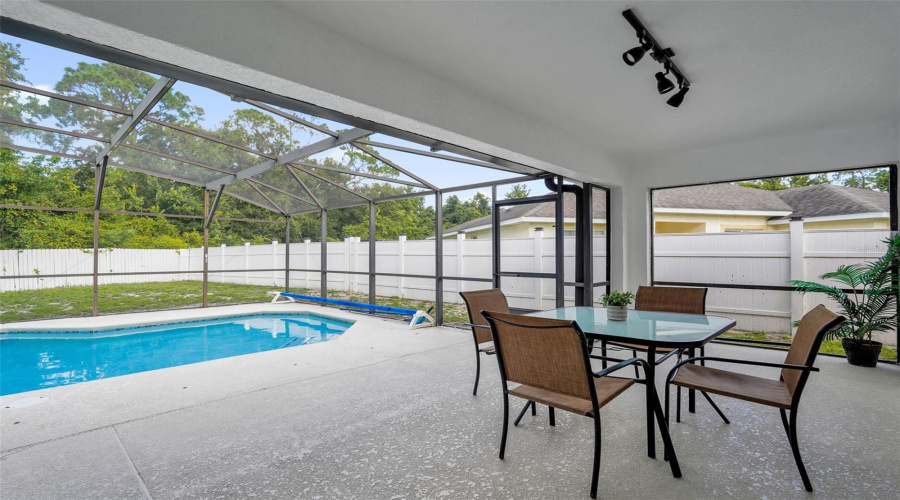 Davenport, Florida 33896, 4 Bedroom Bedrooms, ,2 Bathroombathrooms,Residential,For Sale,Paradise Woods,0,Mfrs5156782