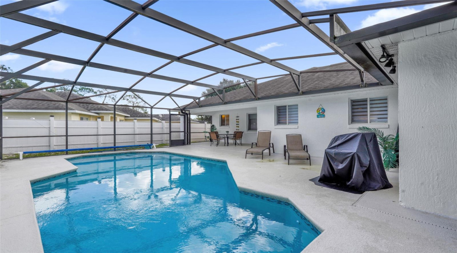 Davenport, Florida 33896, 4 Bedroom Bedrooms, ,2 Bathroombathrooms,Residential,For Sale,Paradise Woods,0,Mfrs5156782