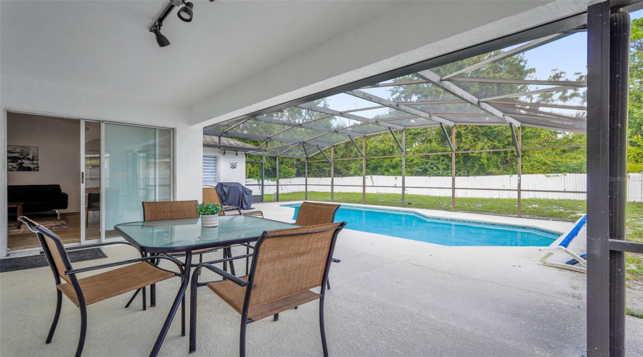Davenport, Florida 33896, 4 Bedroom Bedrooms, ,2 Bathroombathrooms,Residential,For Sale,Paradise Woods,0,Mfrs5156782