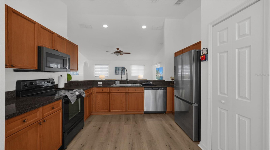 Davenport, Florida 33896, 4 Bedroom Bedrooms, ,2 Bathroombathrooms,Residential,For Sale,Paradise Woods,0,Mfrs5156782