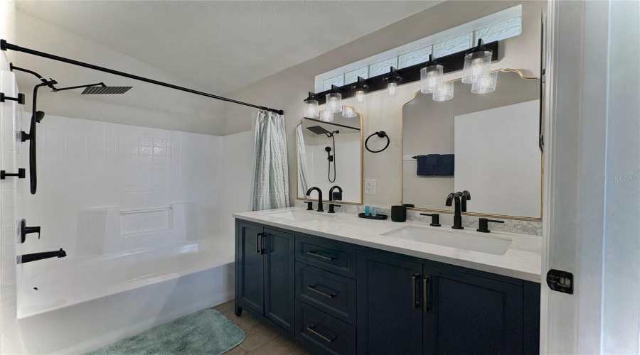 Davenport, Florida 33897, 4 Bedroom Bedrooms, ,2 Bathroombathrooms,Residential,For Sale,Castlemain,0,Mfro6409168