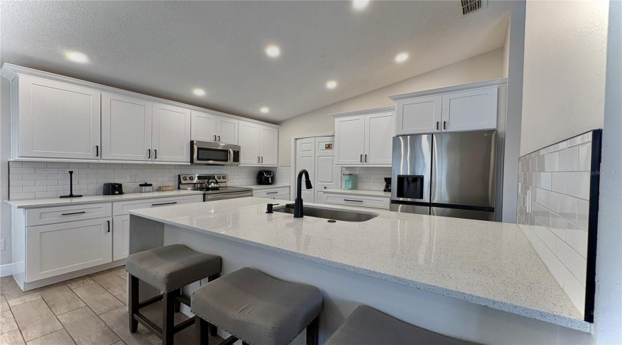 Davenport, Florida 33897, 4 Bedroom Bedrooms, ,2 Bathroombathrooms,Residential,For Sale,Castlemain,0,Mfro6409168