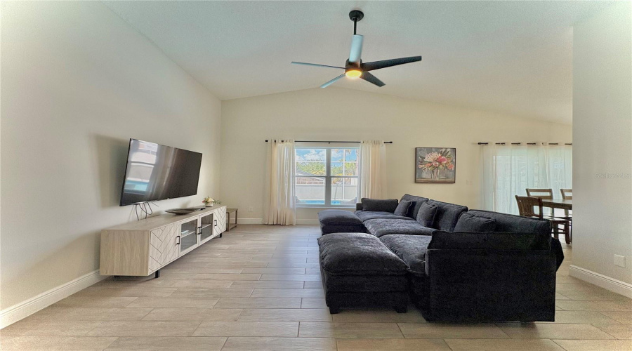 Davenport, Florida 33897, 4 Bedroom Bedrooms, ,2 Bathroombathrooms,Residential,For Sale,Castlemain,0,Mfro6409168