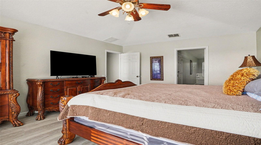 Kissimmee, Florida 34747, 6 Bedroom Bedrooms, ,4 Bathroombathrooms,Residential,For Sale,Manesty,0,Mfro6437997