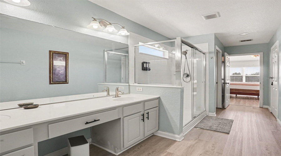 Kissimmee, Florida 34747, 6 Bedroom Bedrooms, ,4 Bathroombathrooms,Residential,For Sale,Manesty,0,Mfro6437997