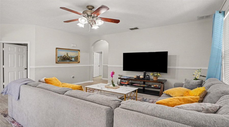 Kissimmee, Florida 34747, 6 Bedroom Bedrooms, ,4 Bathroombathrooms,Residential,For Sale,Manesty,0,Mfro6437997